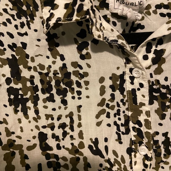 For the Republic White Button Down Blouse with Black and Brown Accents - Picture 3 of 4